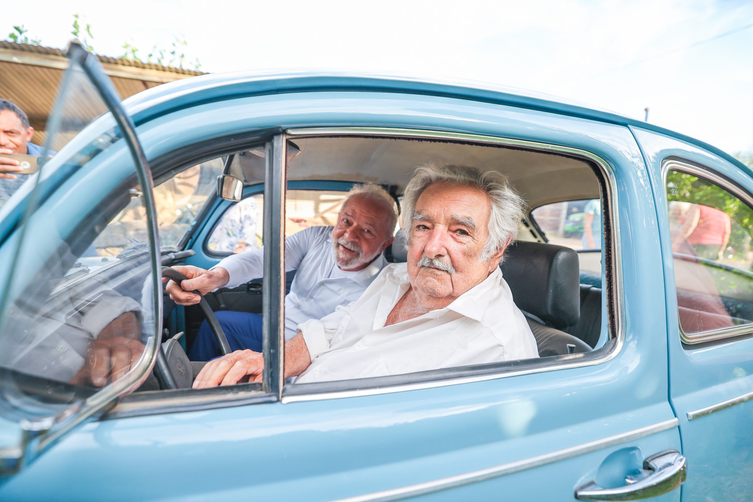 Brazilian President Lula and the former President of Uruguay, José Mujica (Photograph: Ricardo Stuckert, <a href='https://www.flickr.com/photos/palaciodoplanalto/52648964362/' target='_blank'>flickr.com</a>)