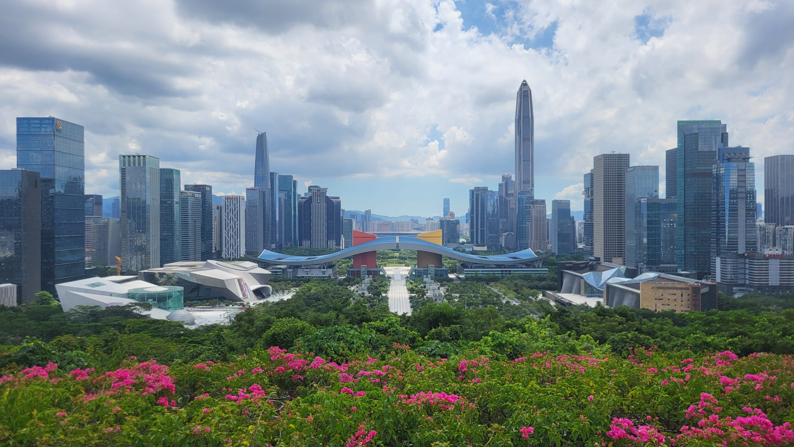 Lianhuashan, Shenzhen, China (Photograph: Renek78, <a href='https://commons.wikimedia.org/wiki/File:02_View_from_Lianhuashan,_Shenzhen_in_2025.jpg' target='_blank'>Wikimedia Commons</a>)