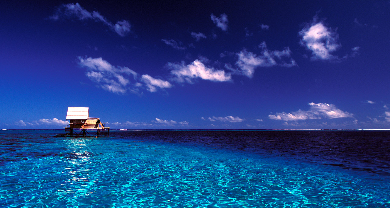 Pearl farm, French Polynesia (Photograph: clesenne, <a href='https://commons.wikimedia.org/wiki/File:Pearl_farm_-_Flickr_-_clesenne.jpg' target='_blank'>Wikimedia Commons</a>):
